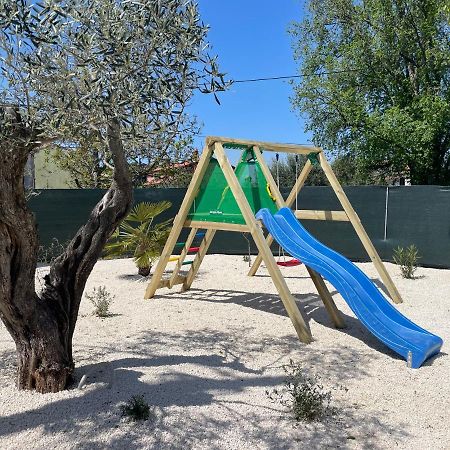 Moderne Istrische Steinvilla - 4 Sterne Mit Privatem, Beheizbaren Pool & Meerblick Kavran Exterior foto