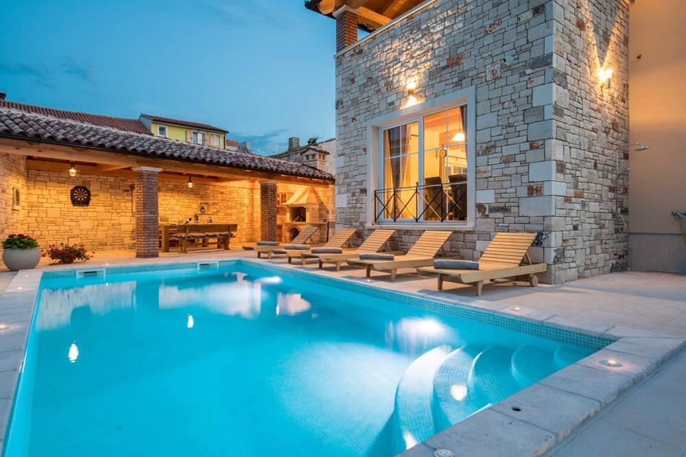 Moderne Istrische Steinvilla - 4 Sterne Mit Privatem, Beheizbaren Pool & Meerblick Kavran Exterior foto